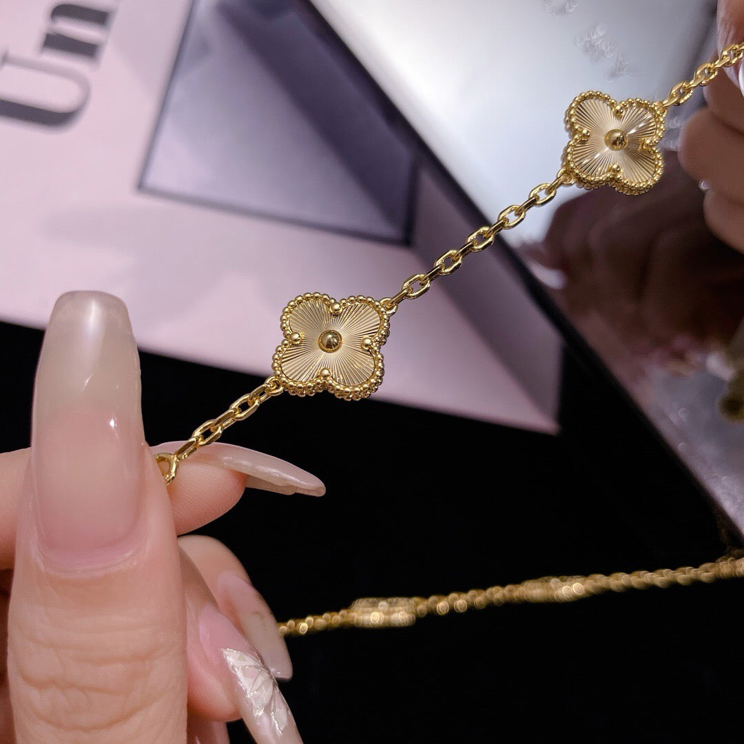 CLOVERS THE 10-MOTIFS LASER NECKLACE