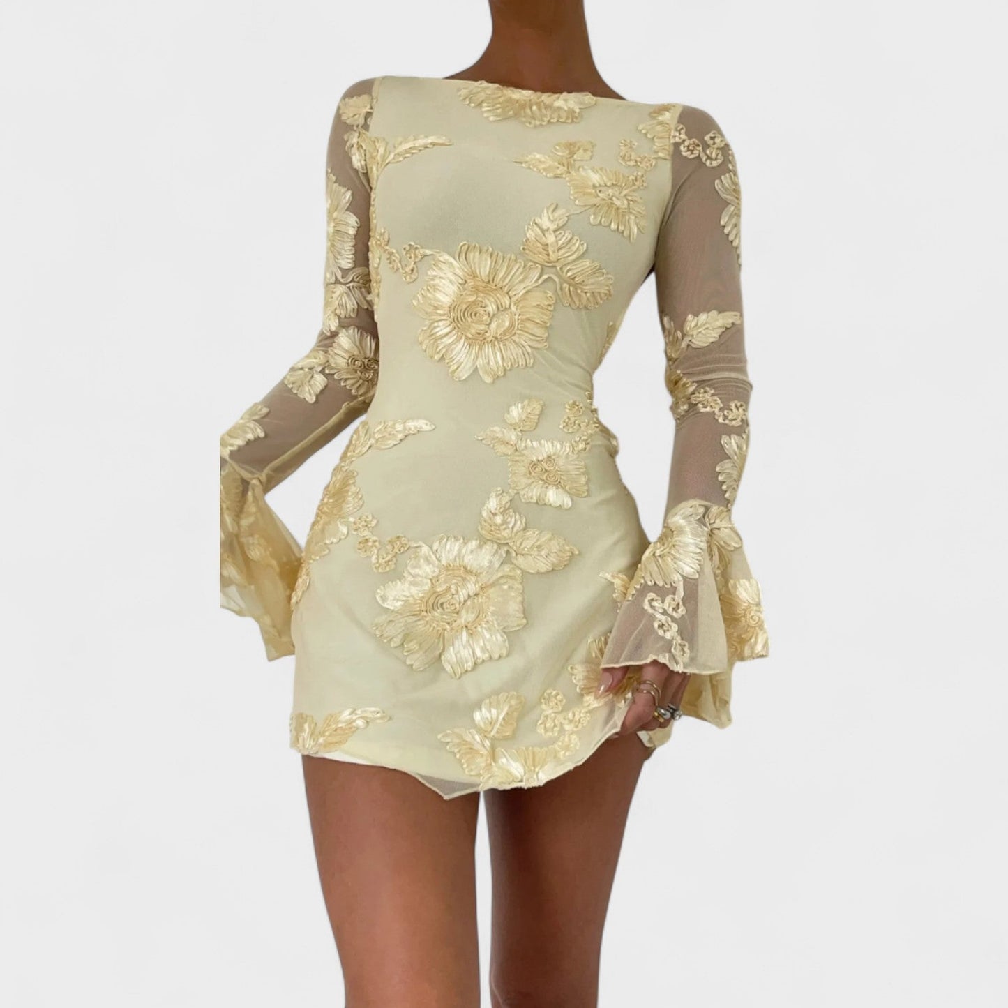 Julia - Vestido com encanto floral