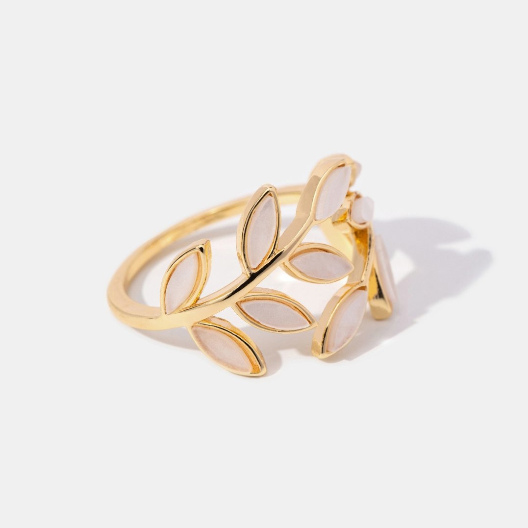 Serene Gold Leaf Ring