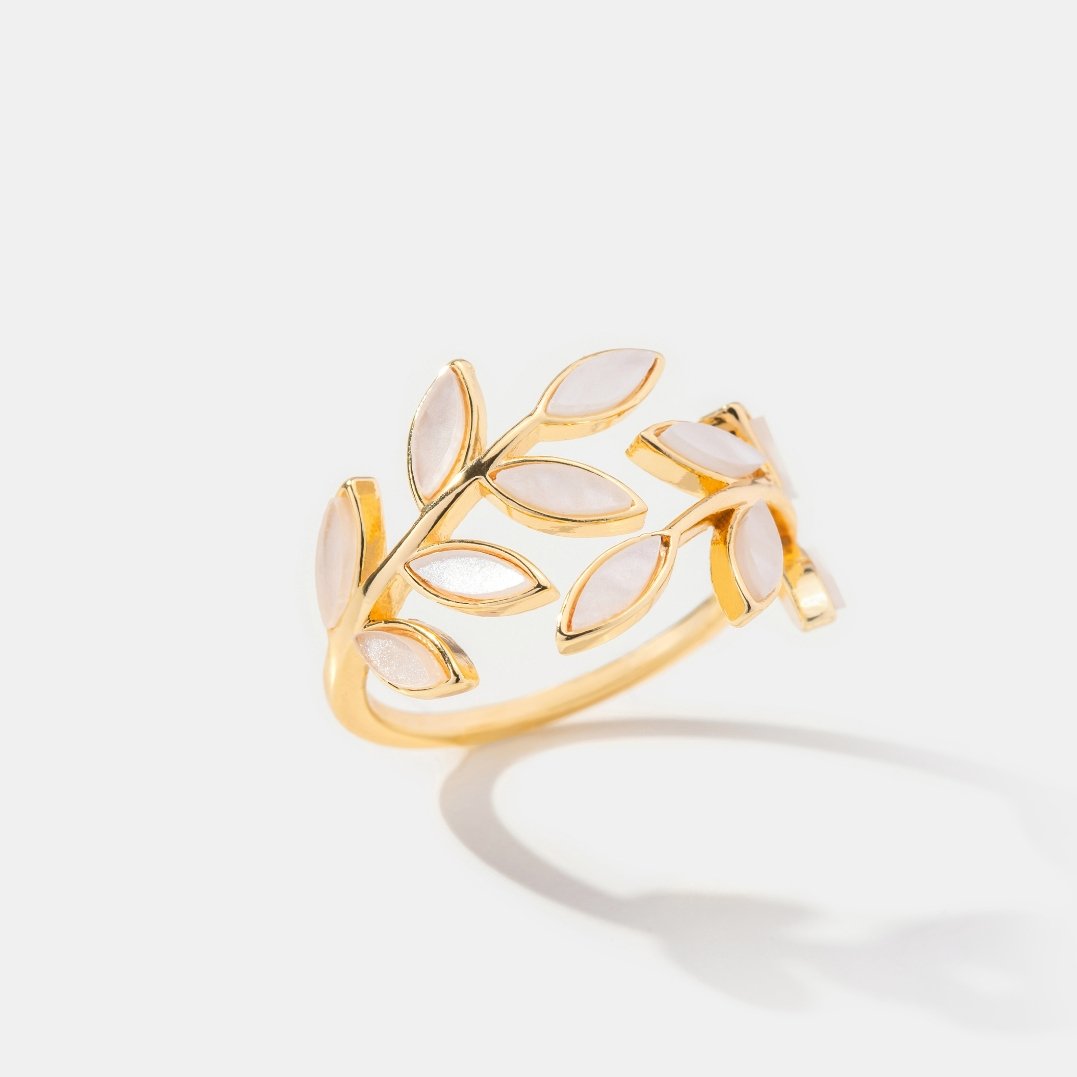 Serene Gold Leaf Ring